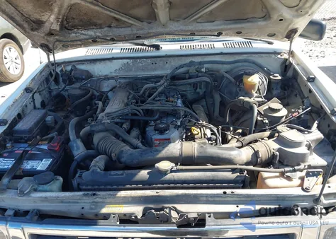 1994 Toyota Pickup 1/2 Ton Ex Long Whlbse Dx z USA, uszkodzony, nr VIN 4TARN13P2RZ233387